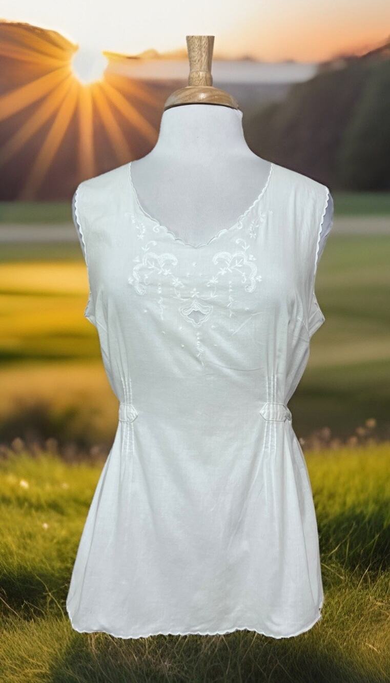 J Jill Top Women MP White Embroidered Floral Cotton Tie Back Delicate Feminine